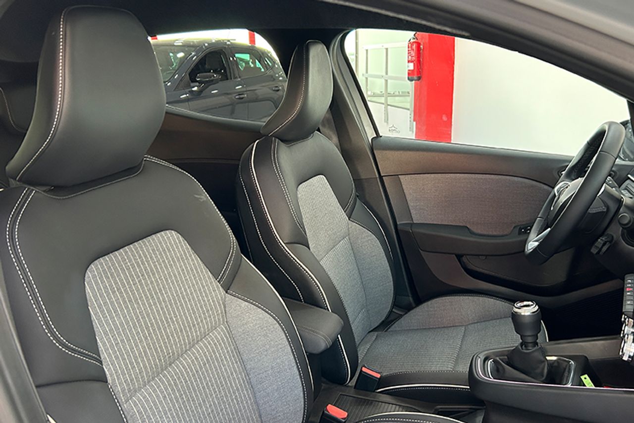 Imagen extra de Renault Clio Techno TCe 90 (67kw)