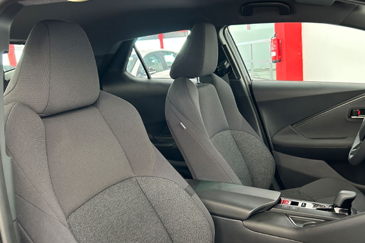 Imagen extra de Toyota C-HR 1.8 140H Advance