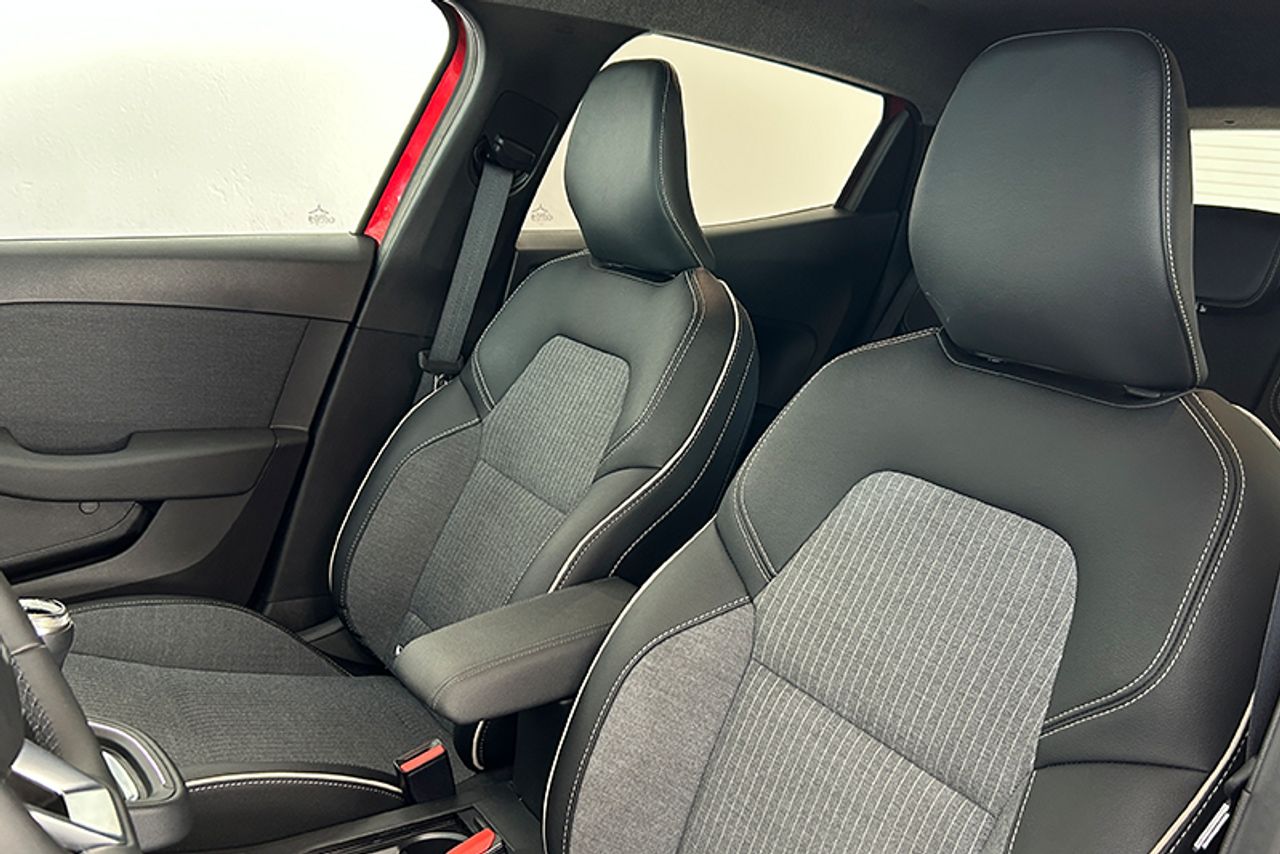 Imagen extra de Renault Clio Techno TCe 90 (67kw)