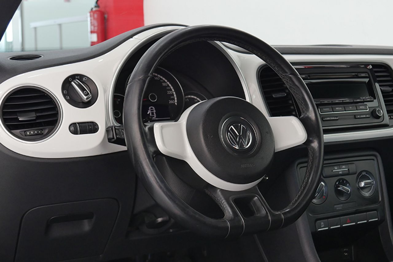 Imagen extra de Volkswagen Beetle Cabrio 1.2 TSI 105cv Beetlemanía