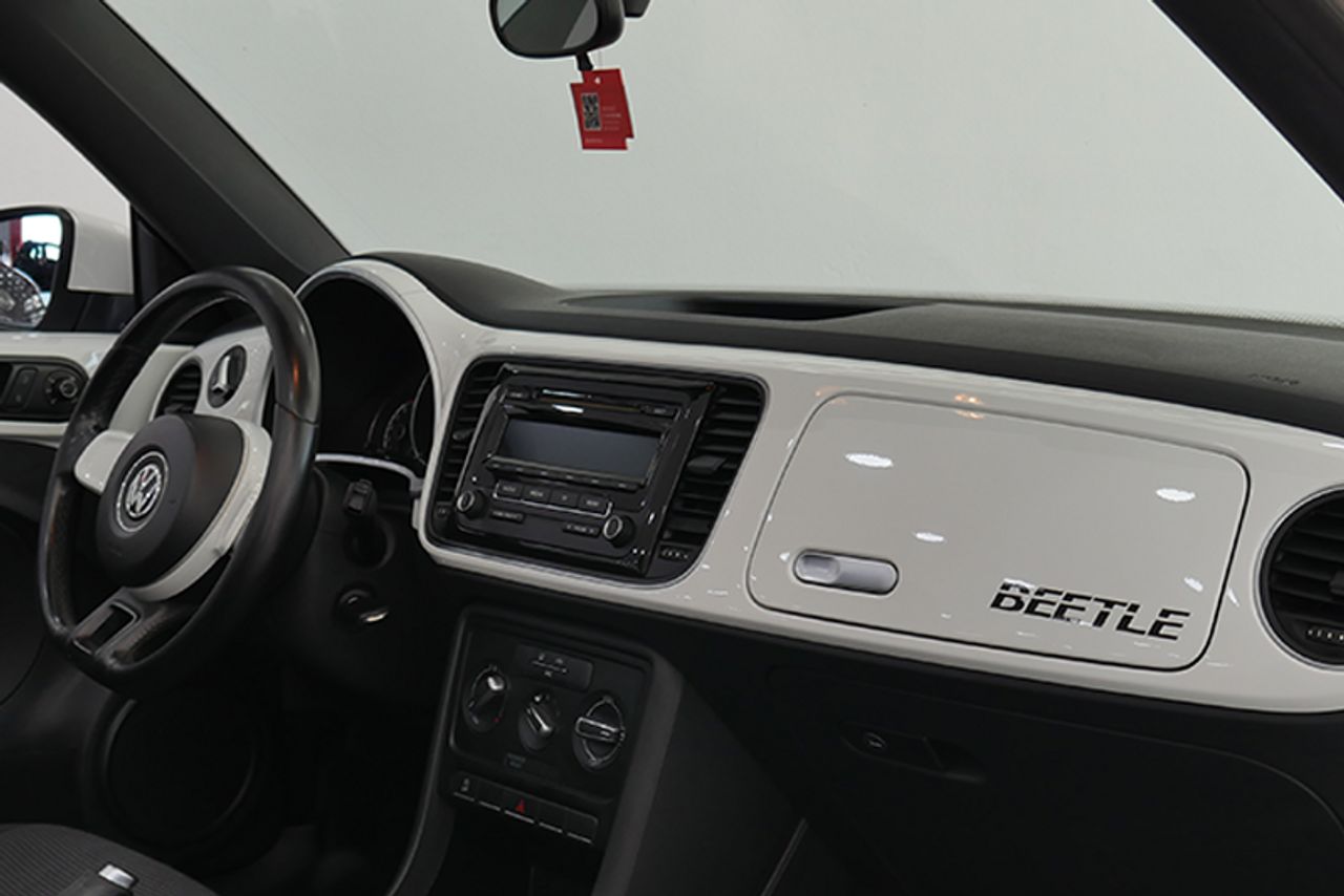 Imagen extra de Volkswagen Beetle Cabrio 1.2 TSI 105cv Beetlemanía