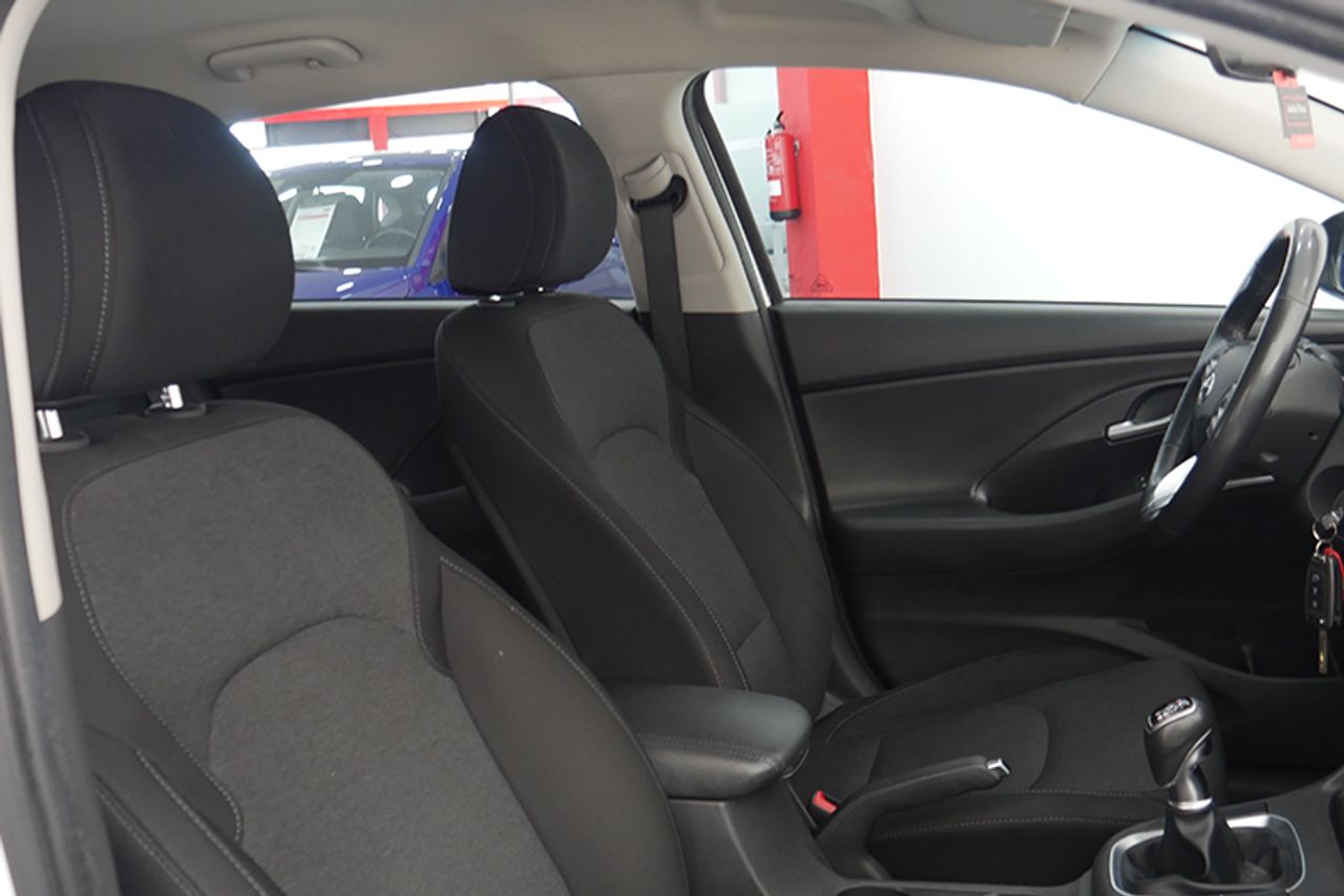 Imagen extra de Hyundai i30 1.5 DPI Klass SLX