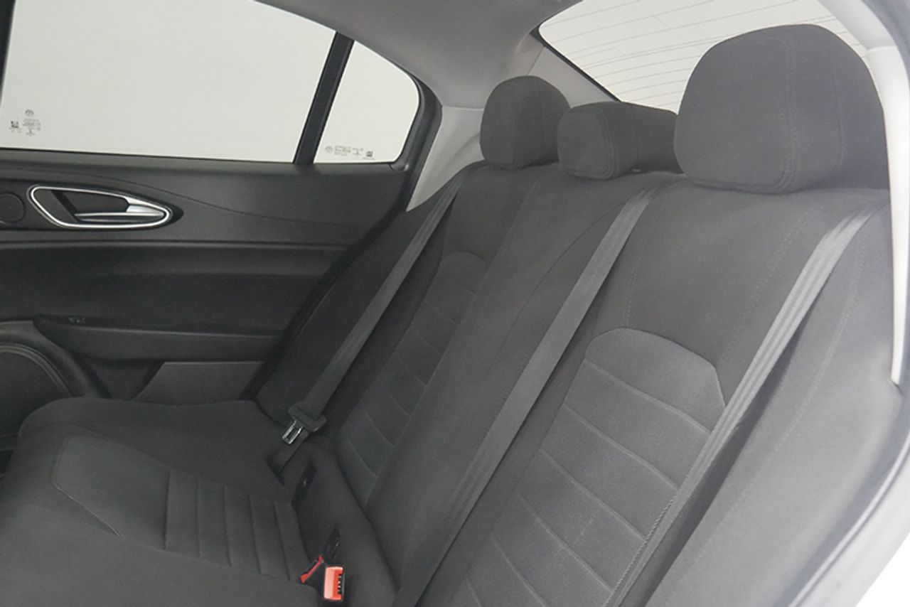 Imagen extra de Alfa Romeo Giulia 2.0 Gasolina 147kW (200CV) Giulia AT