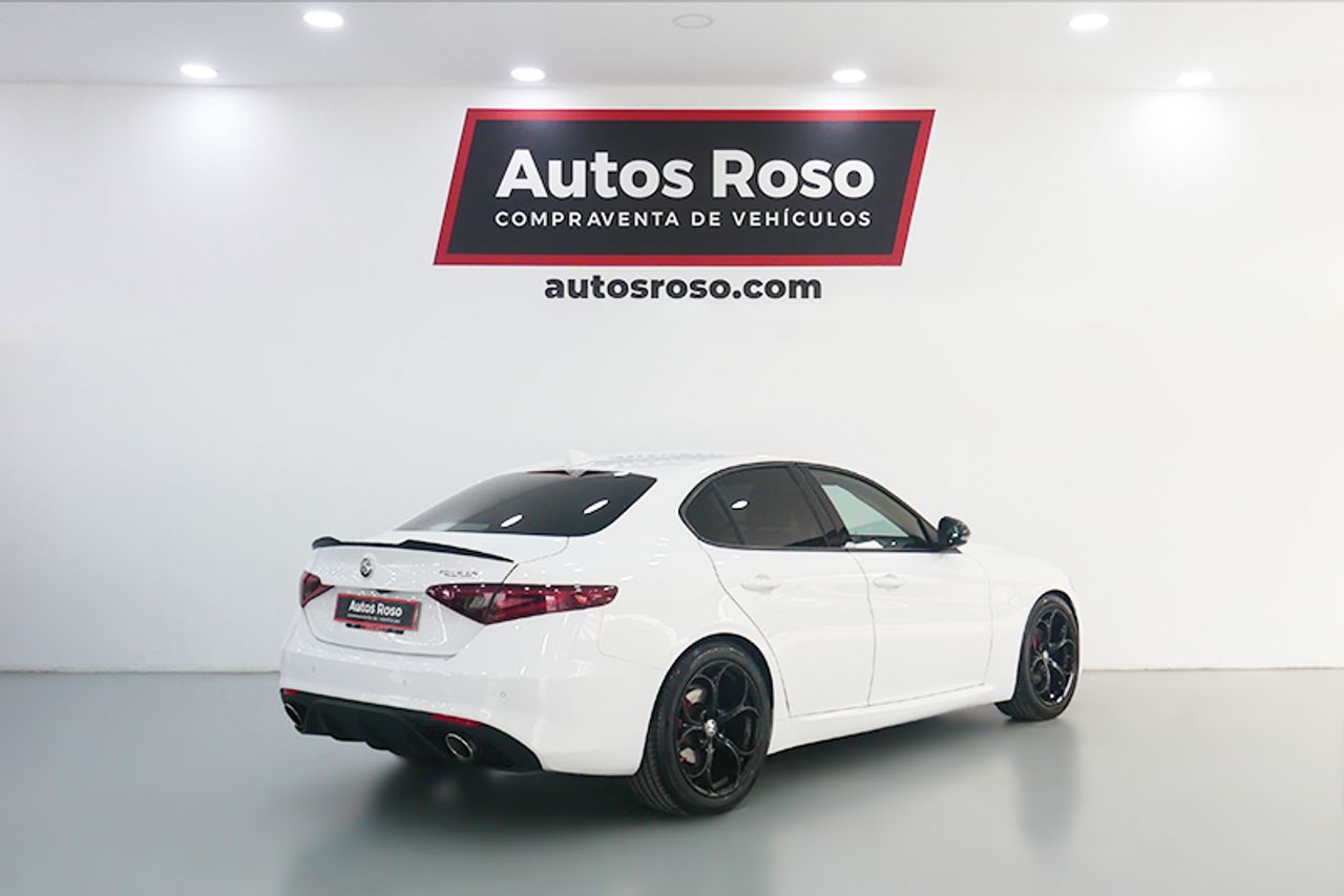 Imagen extra de Alfa Romeo Giulia 2.0 Gasolina 147kW (200CV) Giulia AT