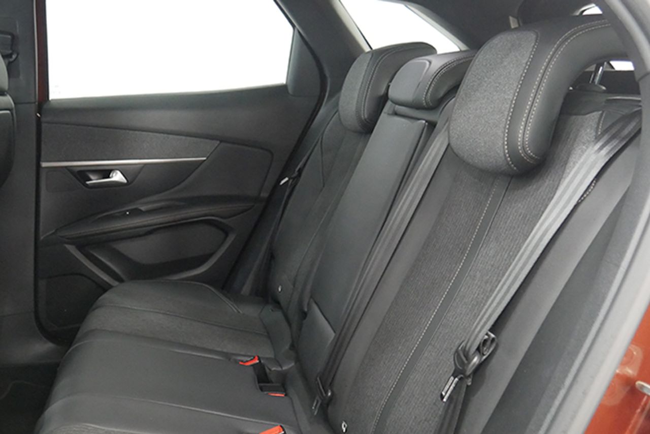 Imagen extra de Peugeot 3008 1.2 PureTech 96KW S&S GT Line EAT8