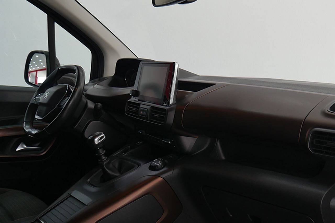 Imagen extra de Peugeot Rifter GT Line Standard PureTech 81kW