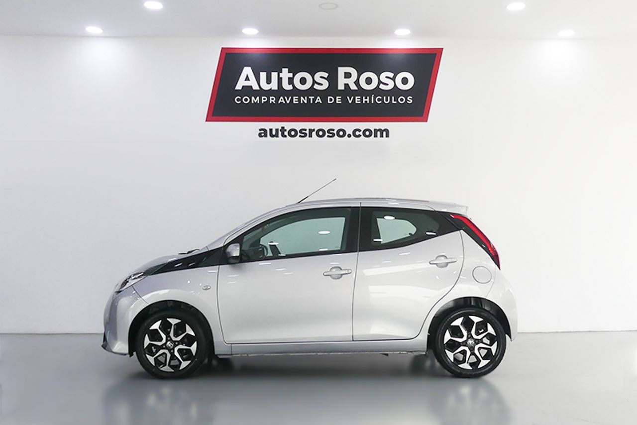 toyota aygo 2021 / foto grande (2)