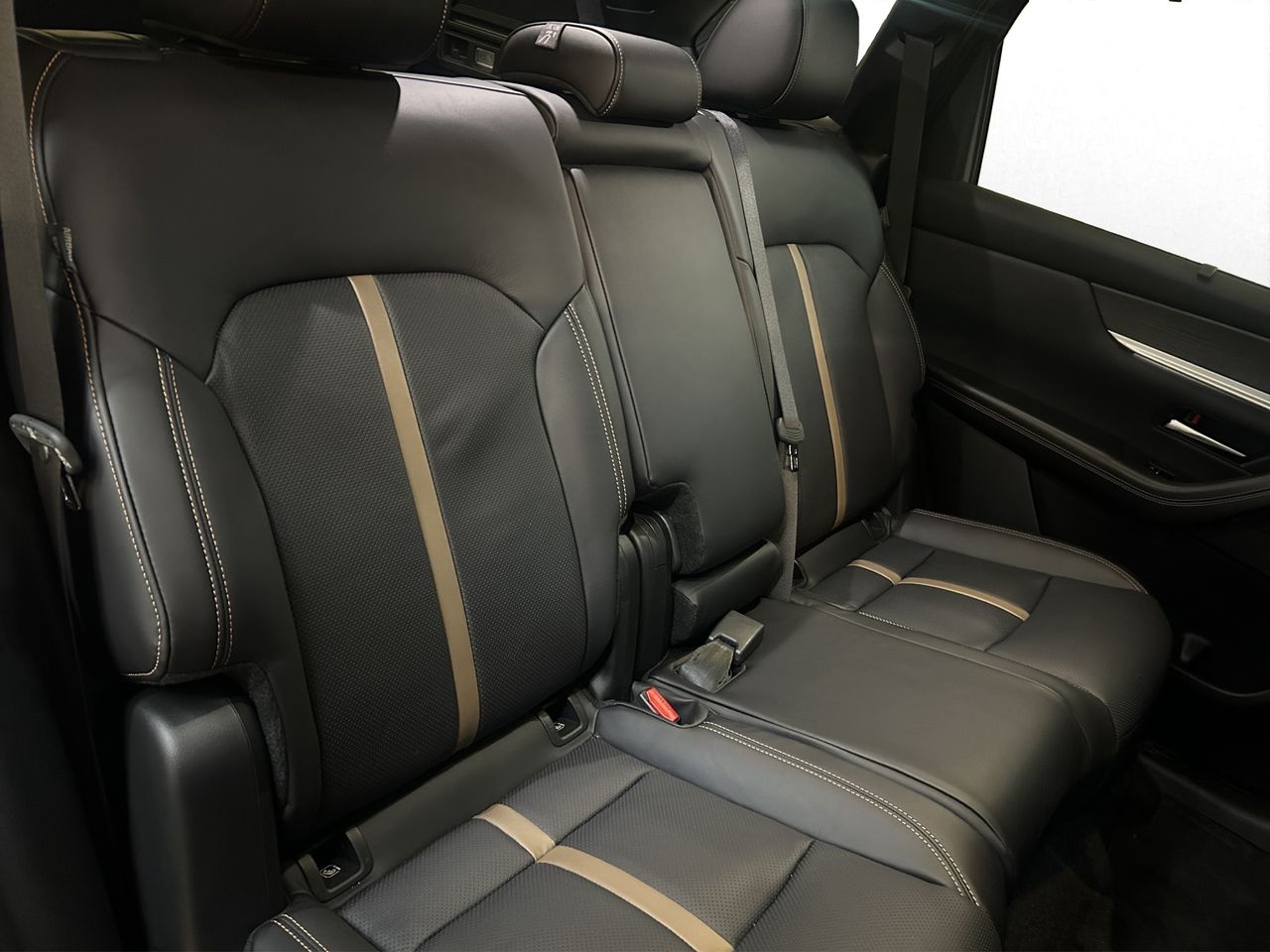 Mazda CX-80 3.3 E-SKYACTIV D254 MHEV HOMURA PLUS AWD 5P 7 Pl - foto 16