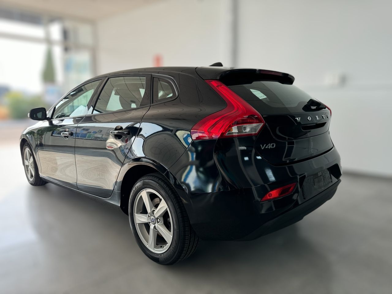 Volvo V40 D2 MOMENTUM 116CV  - Foto 2