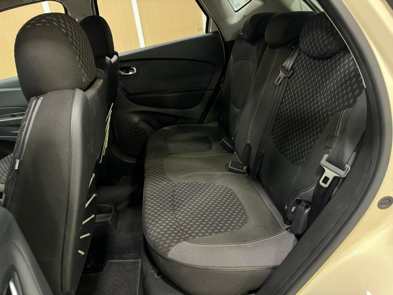 Renault Captur ZEN 1.5 dci  - Foto 2