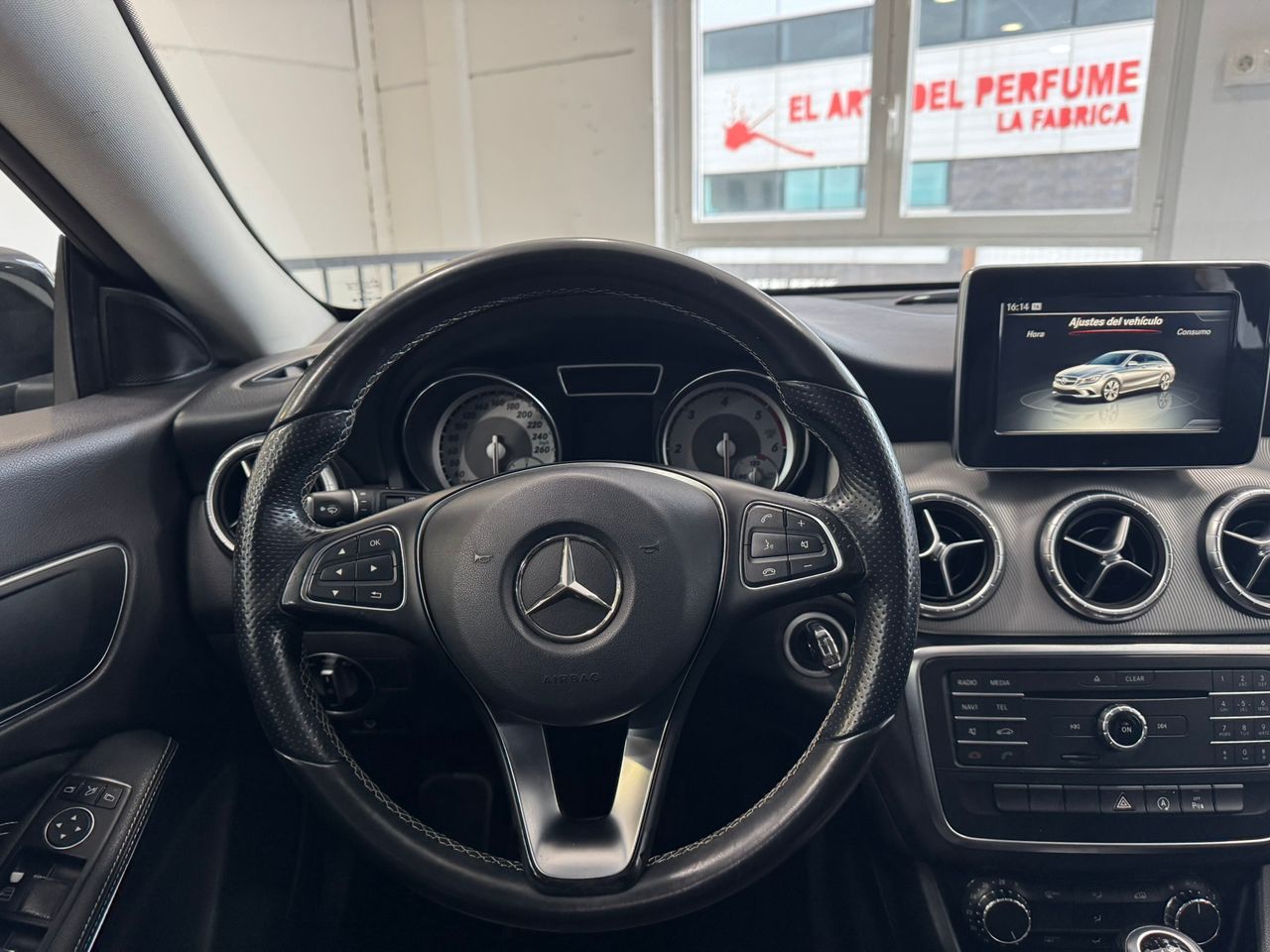 Mercedes Clase CLA CLA 200D SPORT  - Foto 2