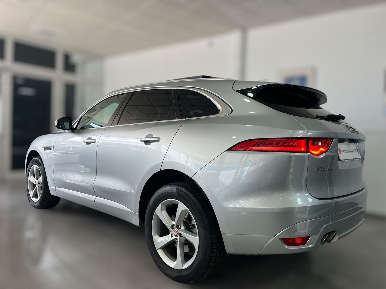 Jaguar F-Pace R SPORT DIESEL 180CV 4X4  - Foto 2
