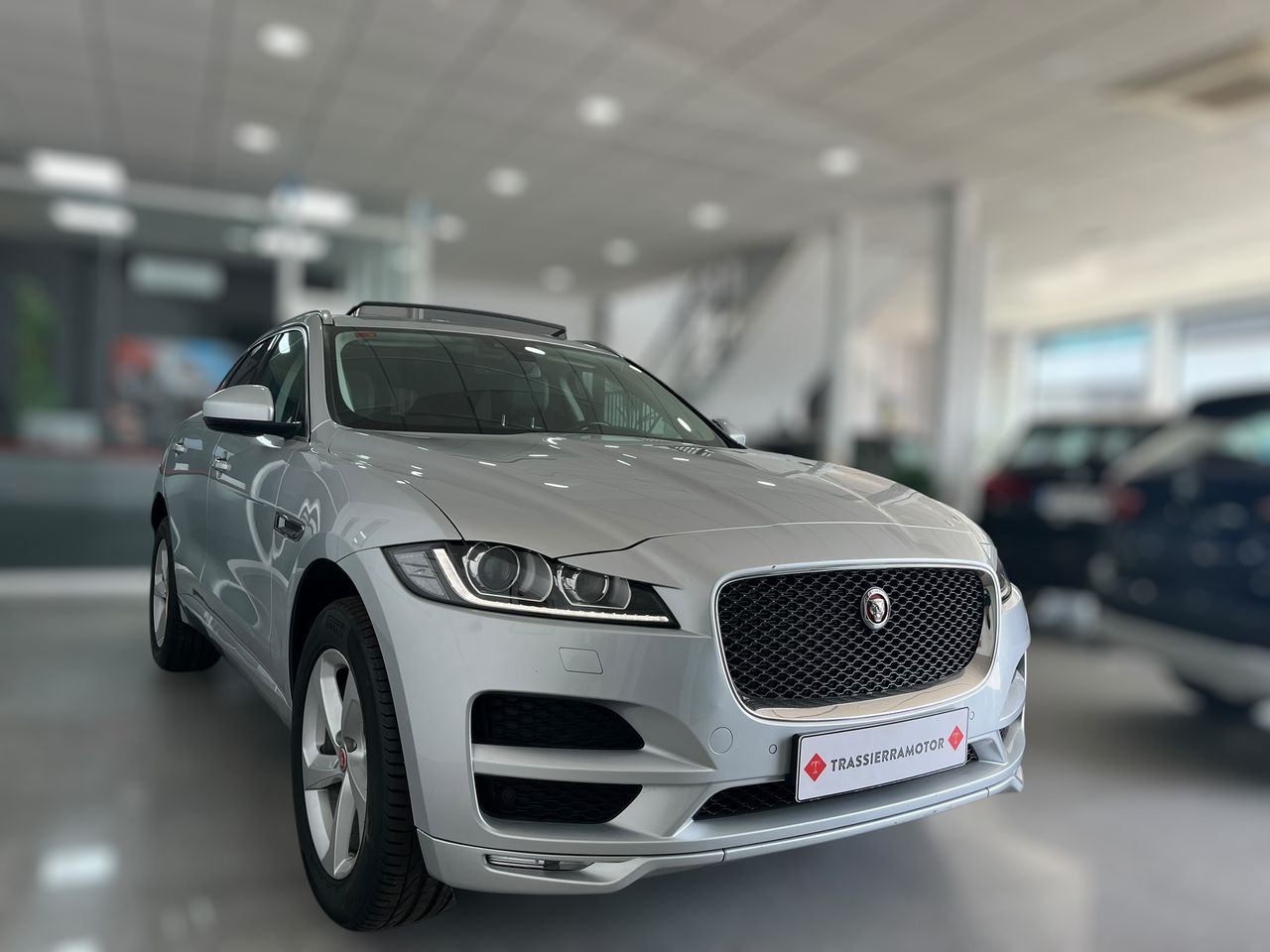Jaguar F-Pace R SPORT DIESEL 180CV 4X4  - Foto 2
