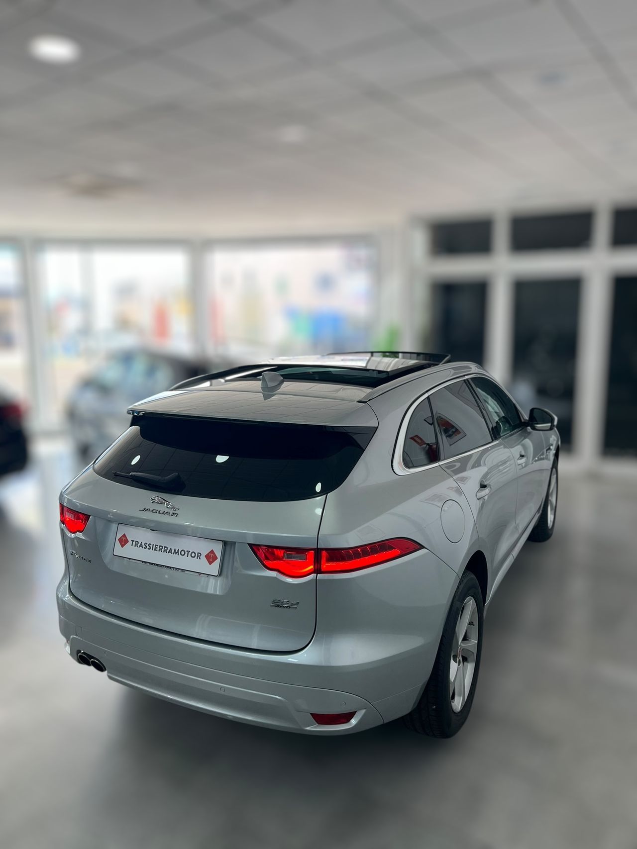 Jaguar F-Pace R SPORT DIESEL 180CV 4X4  - Foto 2