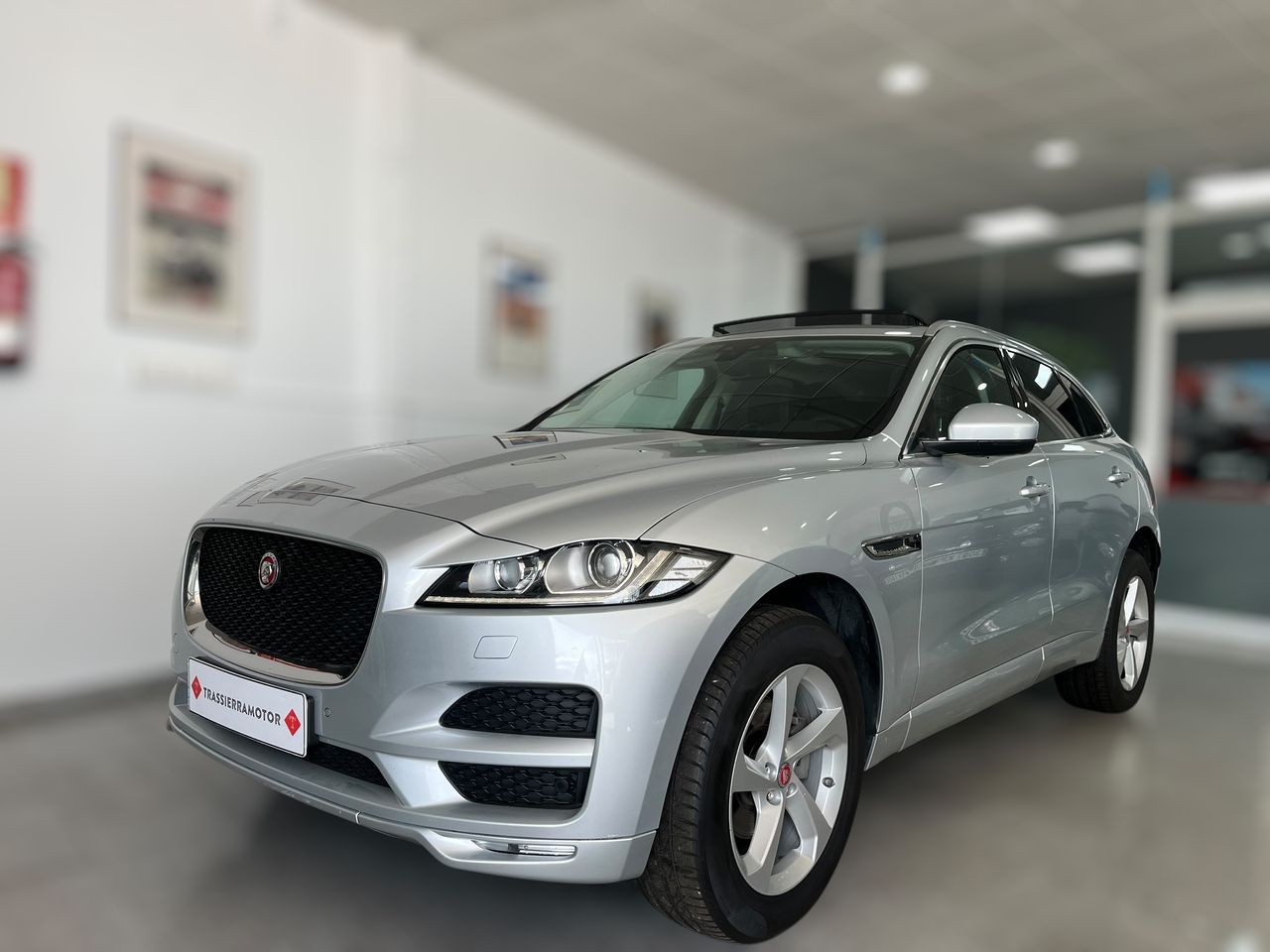 Jaguar F-Pace R SPORT DIESEL 180CV 4X4  - Foto 2