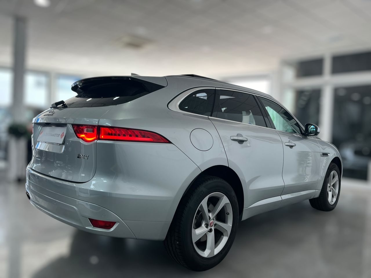 Jaguar F-Pace R SPORT DIESEL 180CV 4X4  - Foto 2