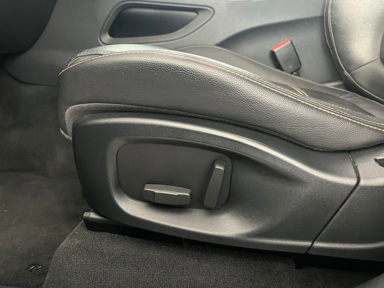 Jaguar F-Pace R SPORT DIESEL 180CV 4X4  - Foto 2