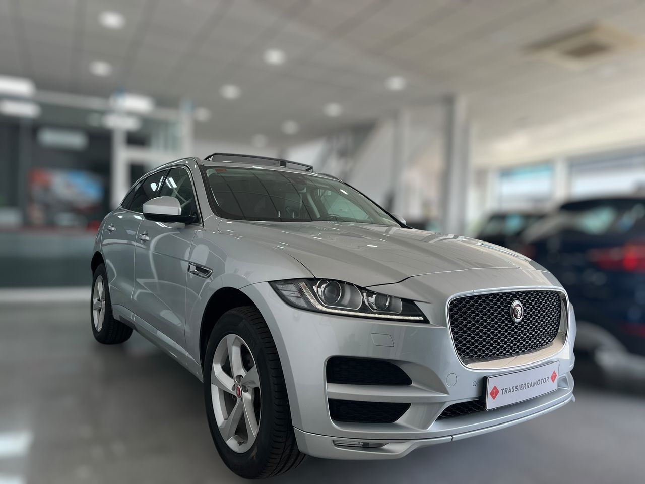 Jaguar F-Pace R SPORT DIESEL 180CV 4X4  - Foto 2