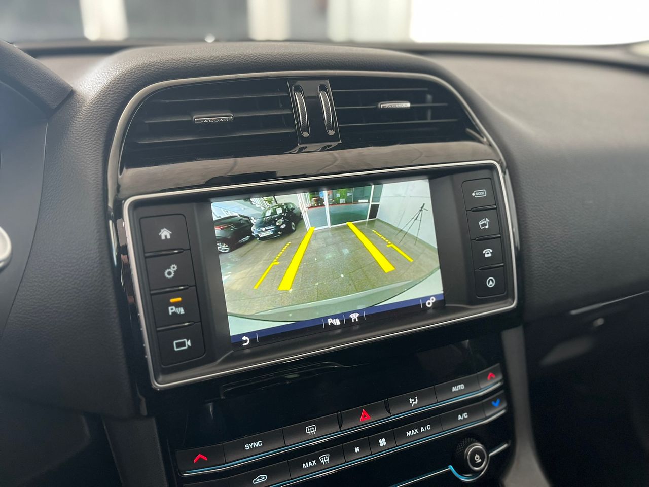 Jaguar F-Pace R SPORT DIESEL 180CV 4X4  - Foto 2