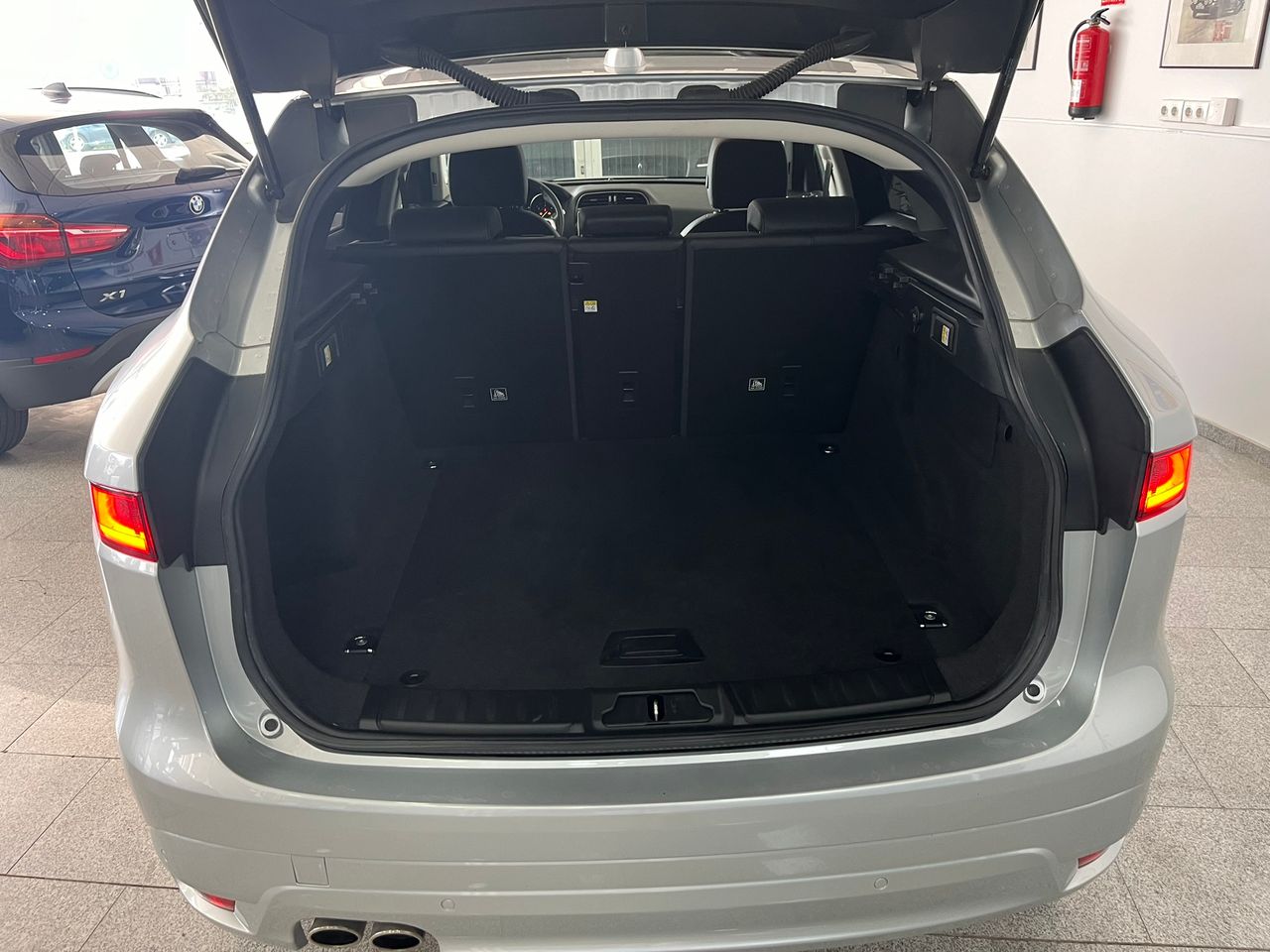 Jaguar F-Pace R SPORT DIESEL 180CV 4X4  - Foto 2