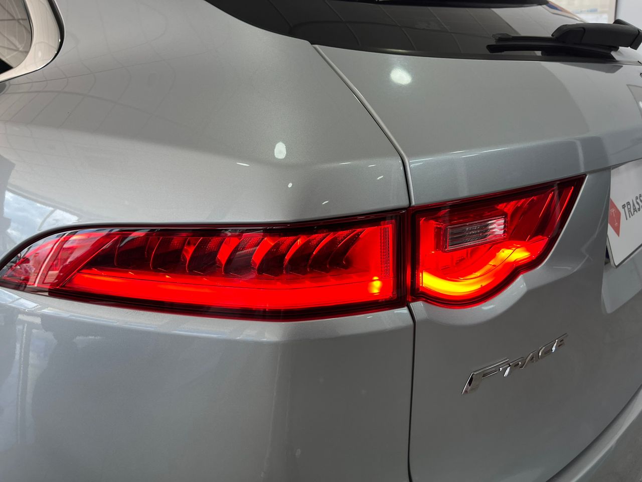 Jaguar F-Pace R SPORT DIESEL 180CV 4X4  - Foto 2