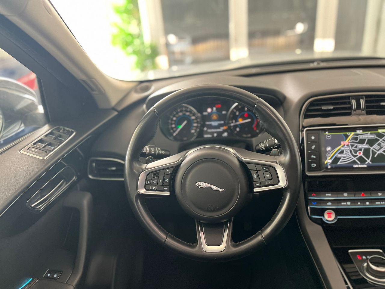 Jaguar F-Pace R SPORT DIESEL 180CV 4X4  - Foto 2