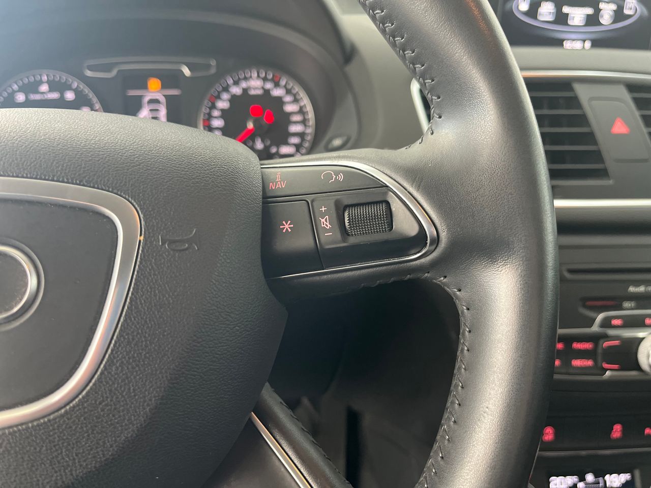 Audi Q3 1.4 TFSI ULTRA  - Foto 2