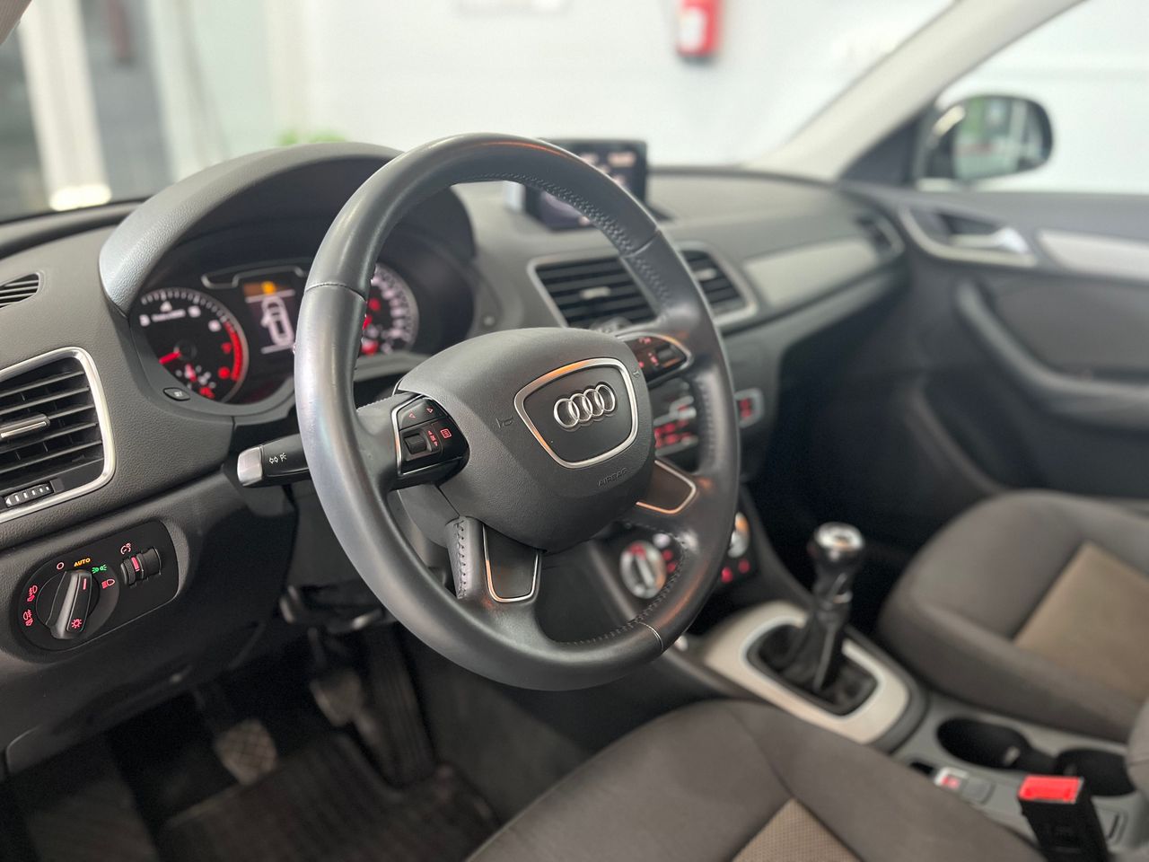 Audi Q3 1.4 TFSI ULTRA  - Foto 2