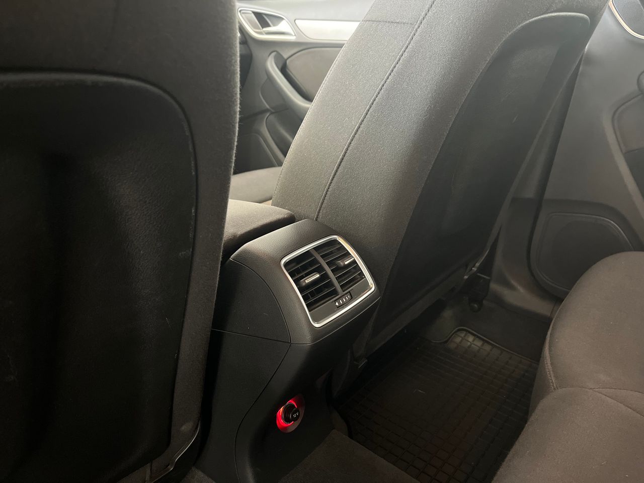 Audi Q3 1.4 TFSI ULTRA  - Foto 2