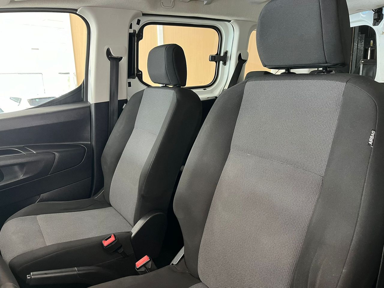 Opel Combo Life 1.5TD S/S Expression L 100  - Foto 2