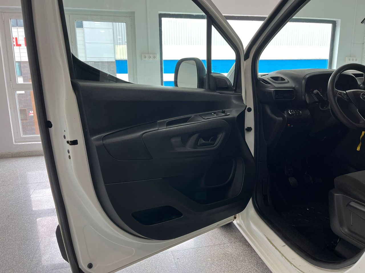 Opel Combo Life 1.5TD S/S Expression L 100  - Foto 2