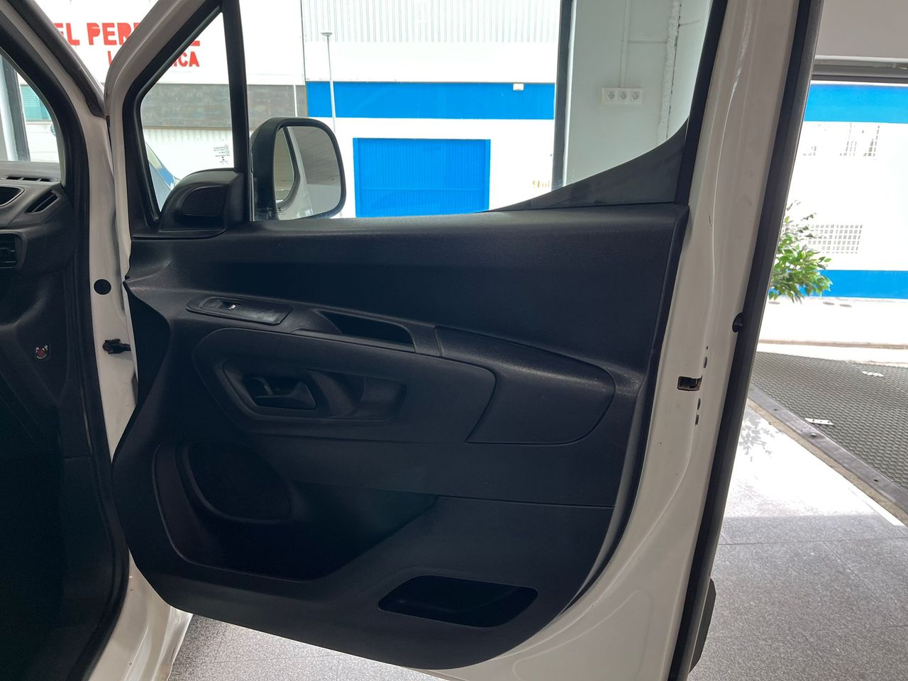 Opel Combo Life 1.5TD S/S Expression L 100  - Foto 2