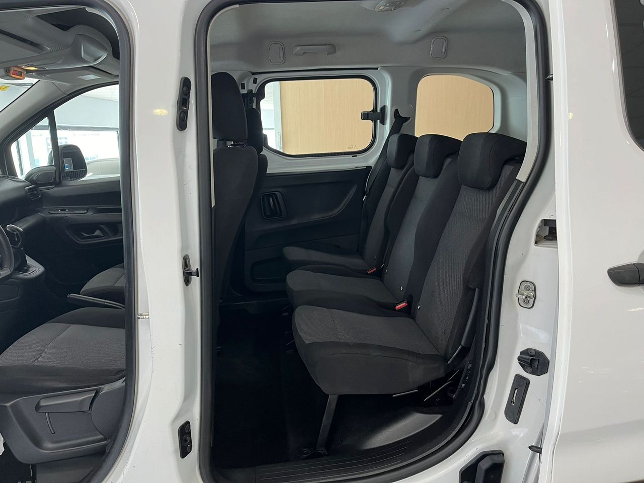 Opel Combo Life 1.5TD S/S Expression L 100  - Foto 2