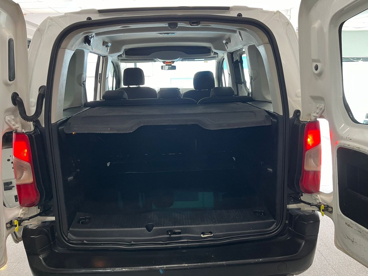 Opel Combo Life 1.5TD S/S Expression L 100  - Foto 2