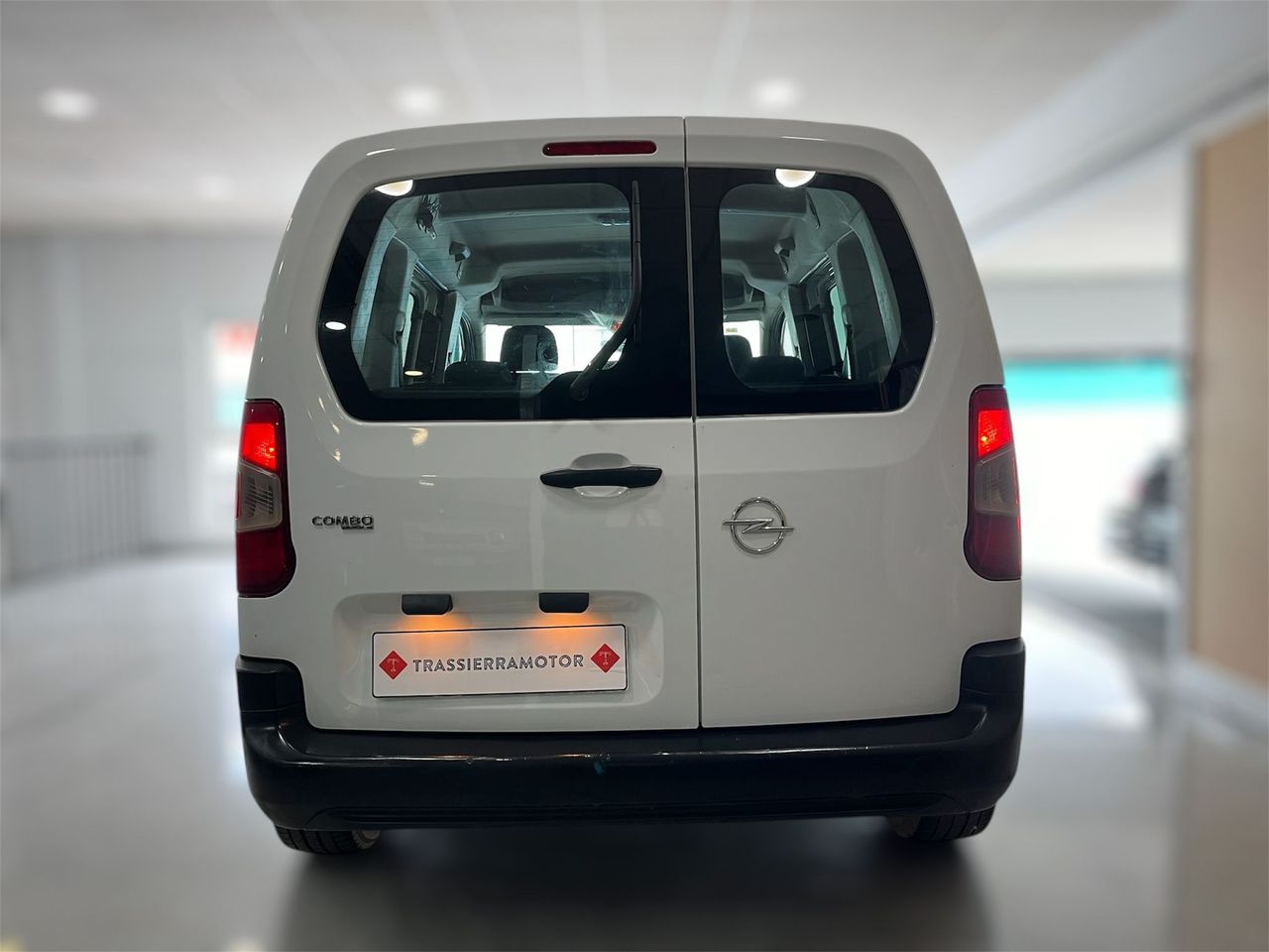 Opel Combo Life 1.5TD S/S Expression L 100  - Foto 2
