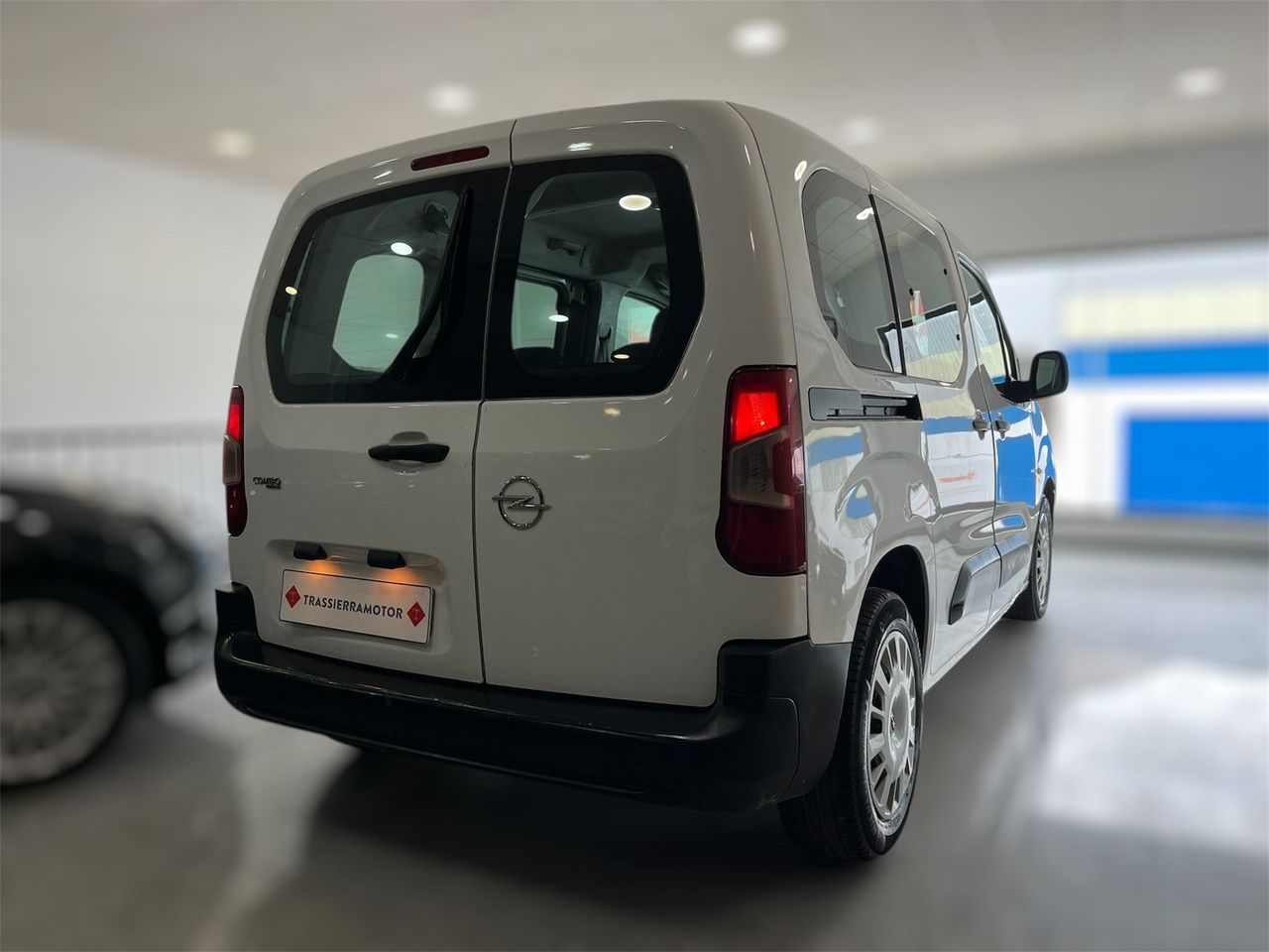 Opel Combo Life 1.5TD S/S Expression L 100  - Foto 2