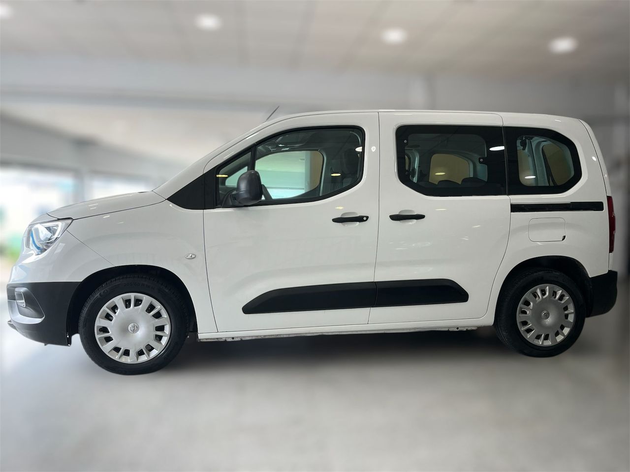 Opel Combo Life 1.5TD S/S Expression L 100  - Foto 2