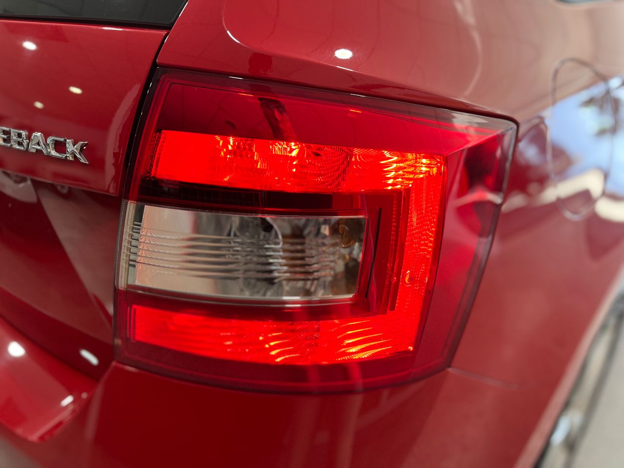 Skoda Rapid 1.6 TDI AMBITION 1.6 TDI - Foto 2
