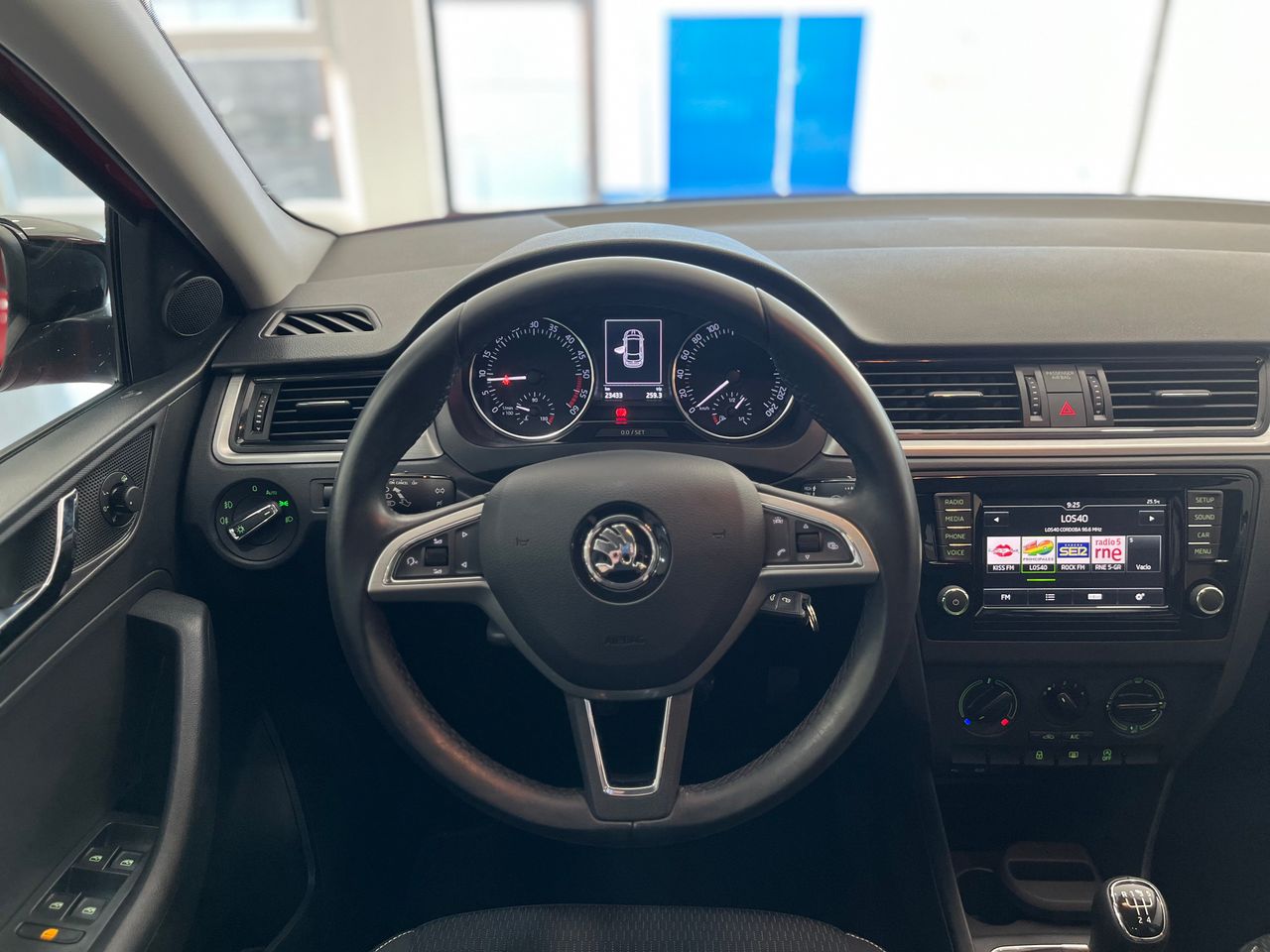 Skoda Rapid 1.6 TDI AMBITION 1.6 TDI - Foto 2