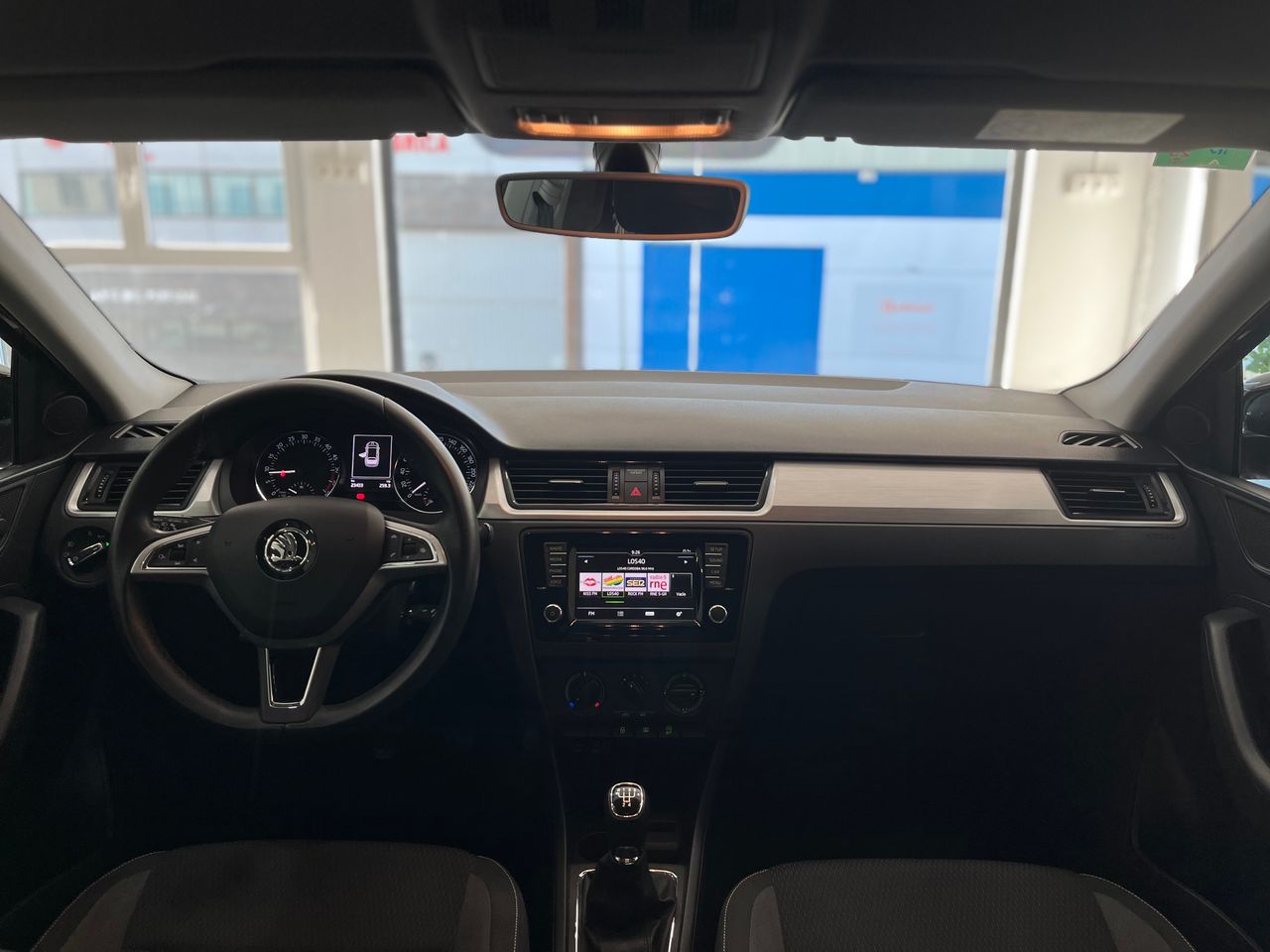 Skoda Rapid 1.6 TDI AMBITION 1.6 TDI - Foto 2