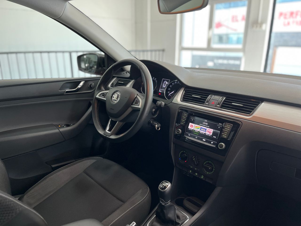 Skoda Rapid 1.6 TDI AMBITION 1.6 TDI - Foto 2