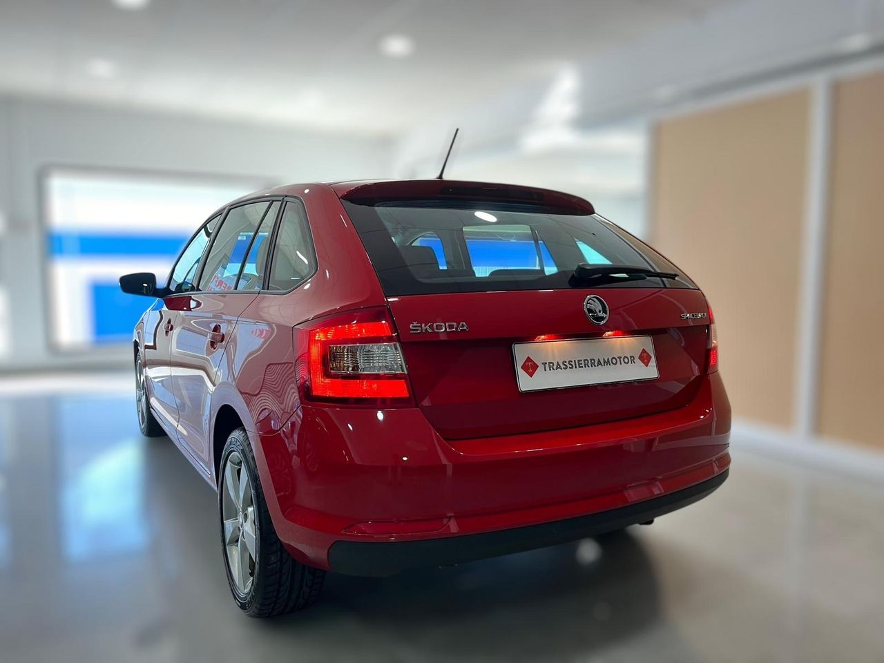 Skoda Rapid 1.6 TDI AMBITION 1.6 TDI - Foto 2