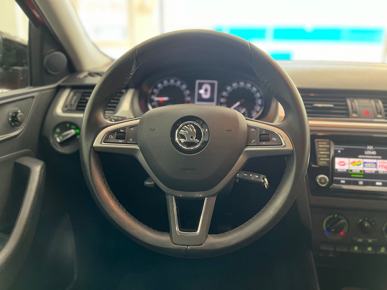Skoda Rapid 1.6 TDI AMBITION 1.6 TDI - Foto 2