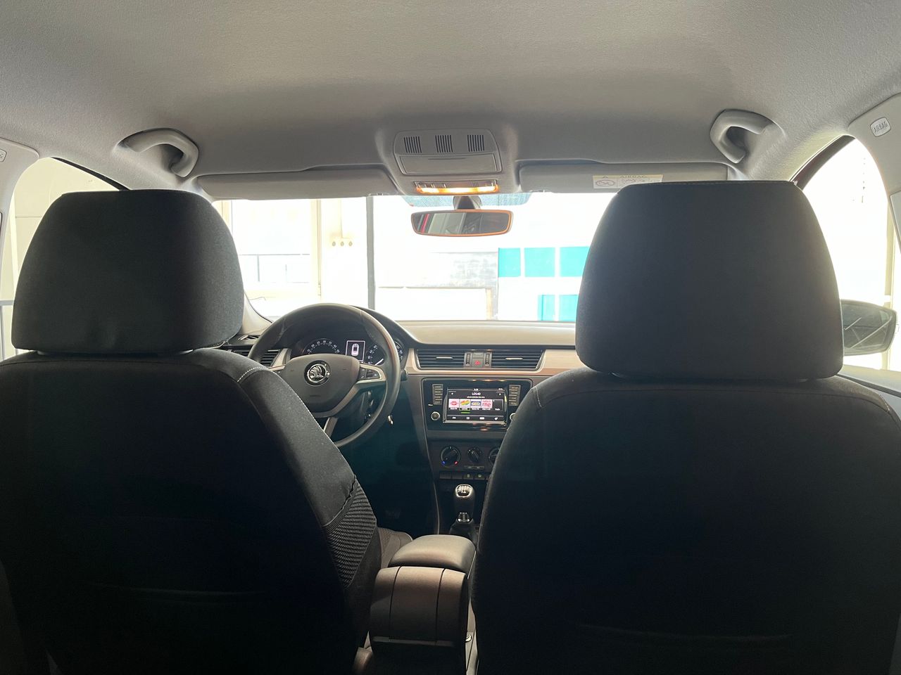 Skoda Rapid 1.6 TDI AMBITION 1.6 TDI - Foto 2
