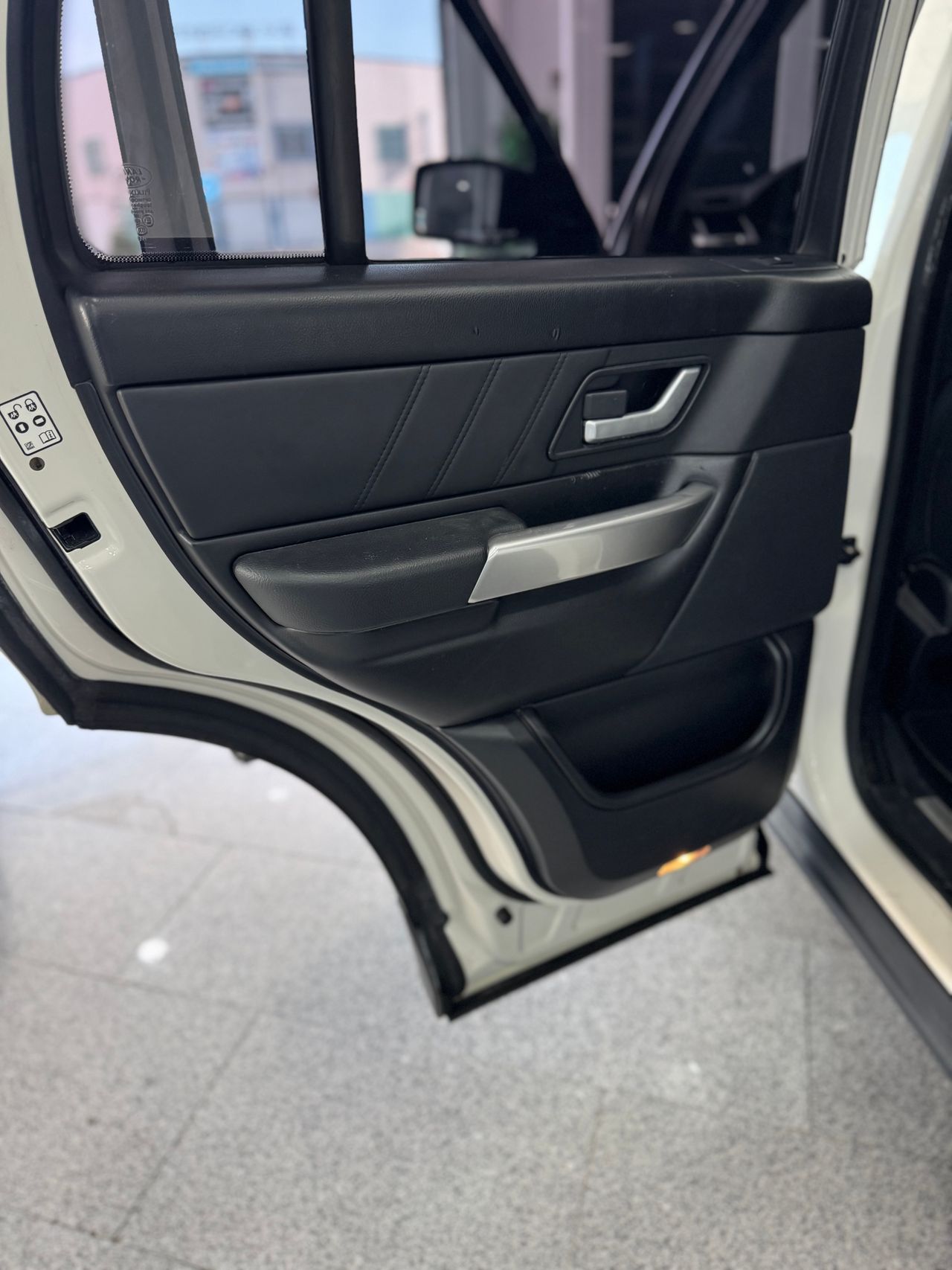 Land-Rover Range Rover Sport 2.7 TDV6 190CV HSE  - Foto 2