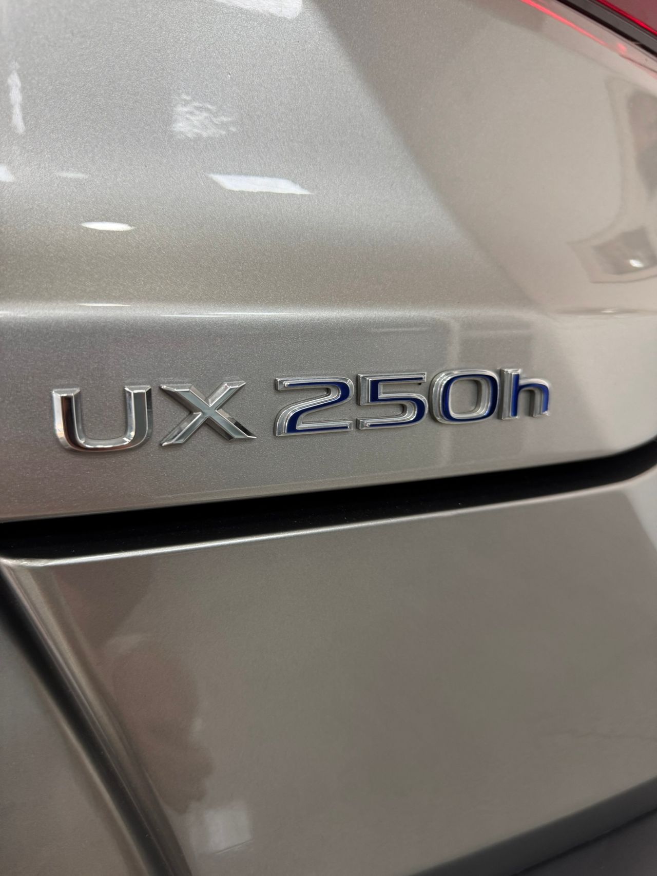 Lexus UX 250h Hybrid Premium  - Foto 2