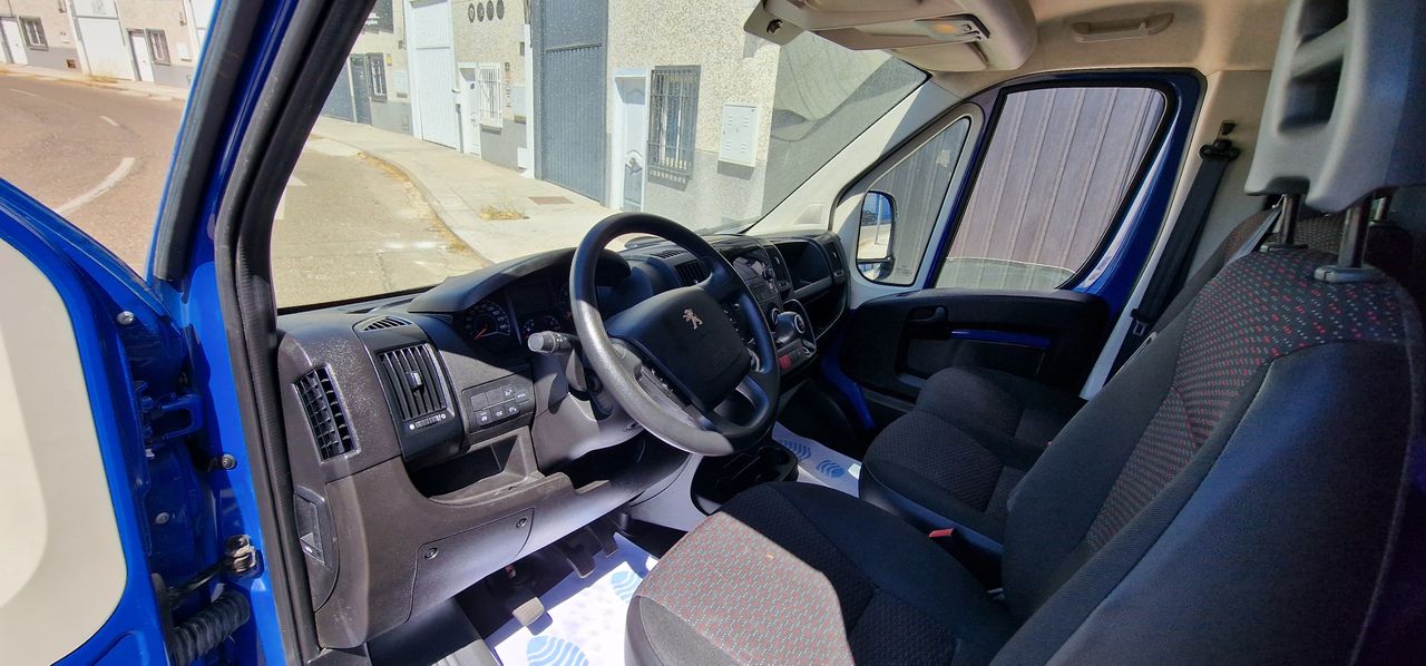 Peugeot Boxer 2.2 HDI 140CV CARROZADO 20m Cubicos  - Foto 2