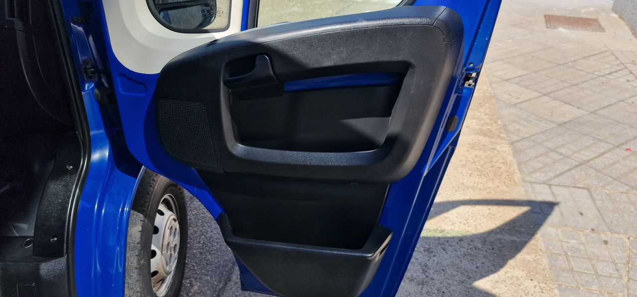 Peugeot Boxer 2.2 HDI 140CV CARROZADO 20m Cubicos  - Foto 2