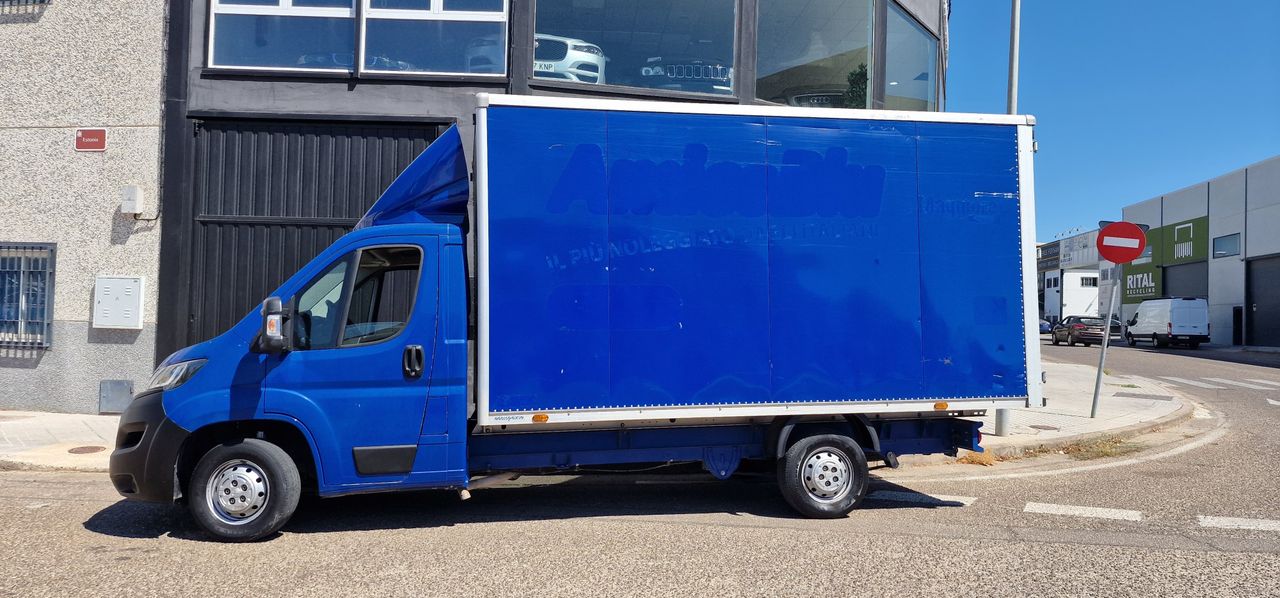 Peugeot Boxer 2.2 HDI 140CV CARROZADO 20m Cubicos  - Foto 2