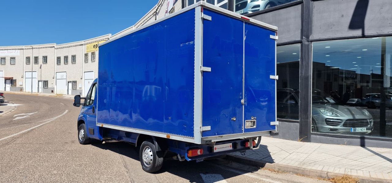Peugeot Boxer 2.2 HDI 140CV CARROZADO 20m Cubicos  - Foto 2